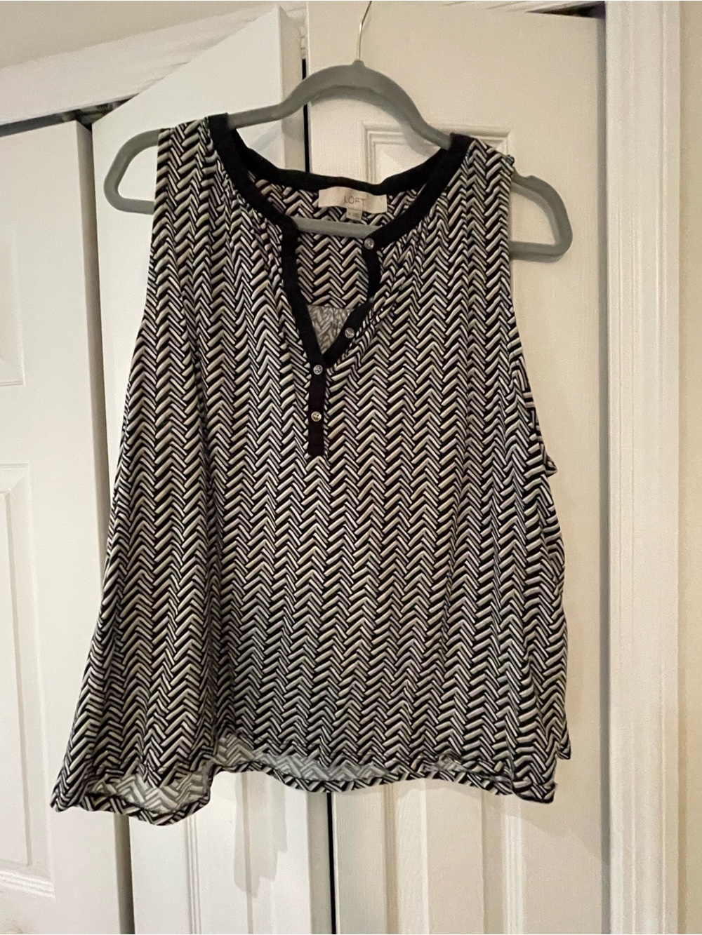 LOFT Black and White Chevron Henley Sleeveless Top